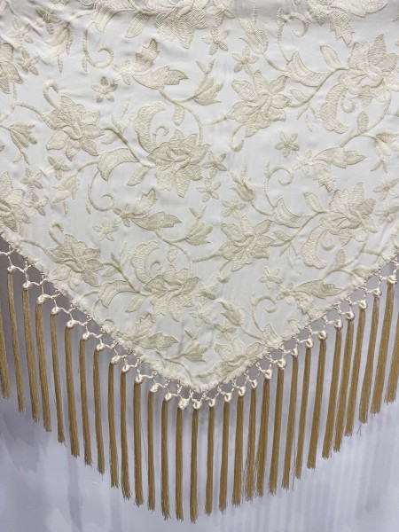 MANTON BEIGE BORDADO EN BEIGE 2