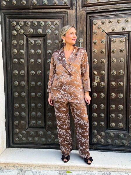 CONJUNTO FLORAL CHOCOLATE