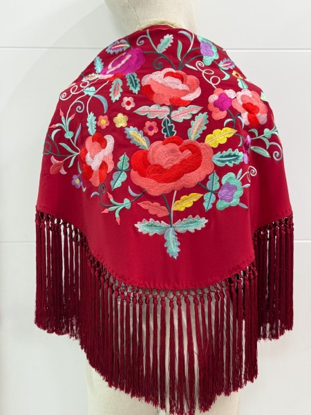 MANTÓN ROJO BORDADO EN COLORES