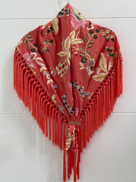 MANTON CORAL BORDADO EN COLORINES 2