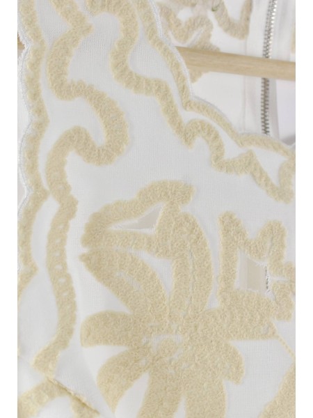 TOP BORDADO BLANCO Y BEIGE ALAZAN 2