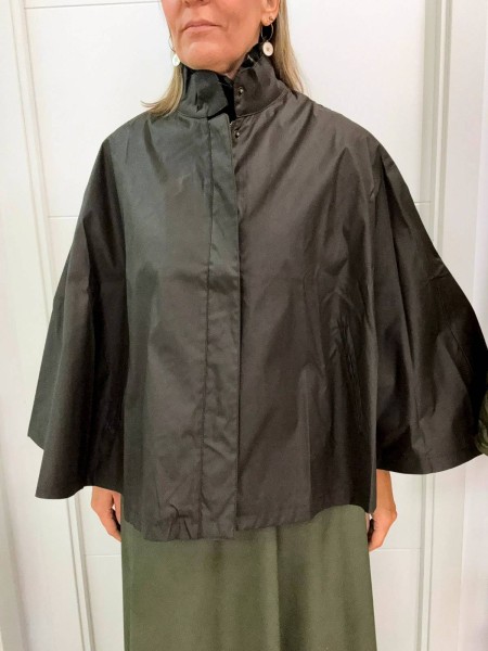 CAPOTE CHUBASQUERO VERDE CAZA 2