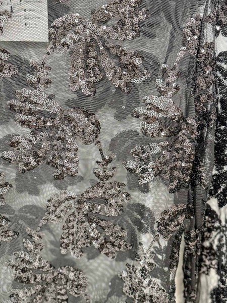 TOP BORDADO LENTEJUELA NEGRO