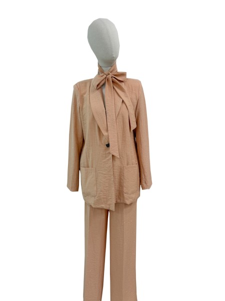 CONJUNTO DE CHAQUETA Y PANTALÓN STRASS SALMÓN