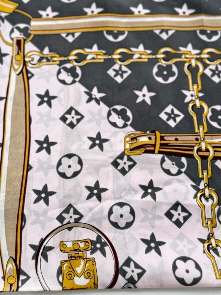 PAÑUELO GRIS Y ROSA ARREOS 2