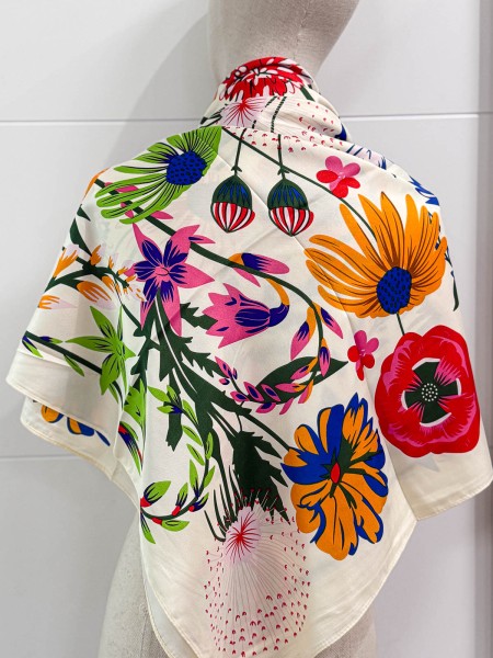 PAÑOLETA FLORES MULTICOLOR 2