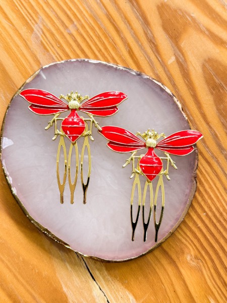 2 PEINAS MOSCAS ROJAS