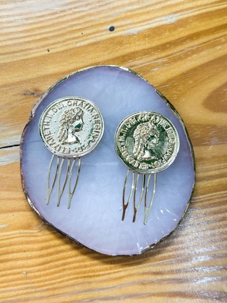 2 PEINAS MONEDA ORO